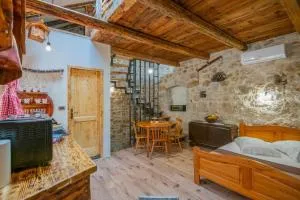 The old stable 1861 - Margete