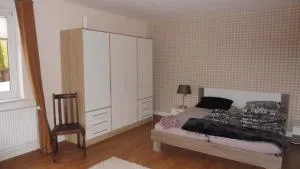 Zimmer 4 + 5 zusammen gemietet ein Apartment - Stade