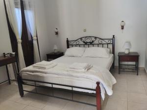 Gompos Apartment - Cozy Apartment next to the sea - Amazing Sea View