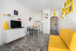 Warm Yellow Albufeira