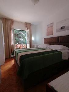 Apartment Borovi with terrace and parking Podaca