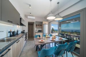 villa Shades of blue