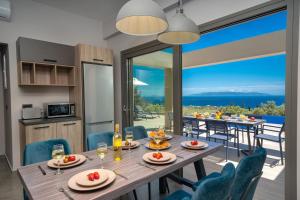 villa Shades of blue