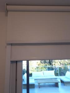 Estudio con parrillero y vista al mar