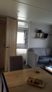 Campings MOBIL HOME confortable 6 pers - LES MATHES/LA PALMYRE : photos des chambres