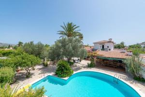 NEW! Can Malondra, villa para 8 con piscina y jardines