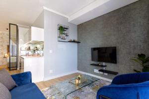 Alimama Spaces: The Mansons Ellipse