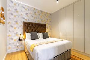 Alimama Spaces: The Mansons Ellipse