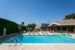 Hotels ibis Avignon Sud : photos des chambres
