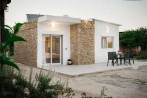 Stellas Holiday House