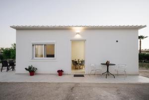 Stellas Holiday House