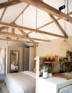 LODGE & LOFT