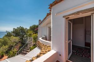 Seafront Villa with private pool img29