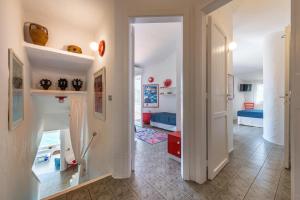 Seafront Villa with private pool img24