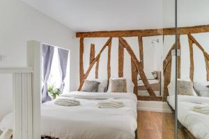 Beautiful Duplex Apt - 5 mins to Grand Rex