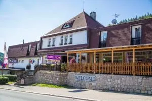 波隆酒店 - 扎茨莱日