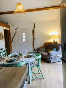 Maisons de vacances Cottage Combet Gite Climatise avec Jacuzzi : photos des chambres