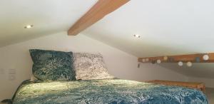 Maisons de vacances Cottage Combet Gite Climatise avec Jacuzzi : photos des chambres