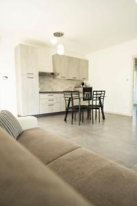 Marali Lake Apartments di ENRICA BIANCHERA