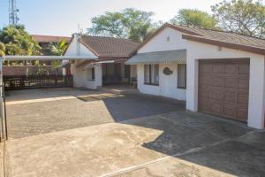 Fishermans Flat and House