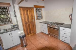 Fishermans Flat and House