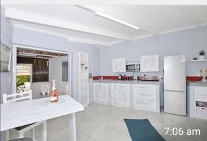 Cottage on Atlantic90