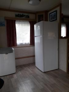 Maisons de vacances Mobile Home Le Clos de See : Chalet (2 Adultes et 2 Enfants)