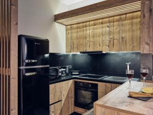 SAVVAS & JOANNA BOUTIQUE