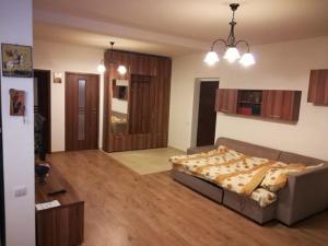 Untold 2024 - 3-room apartment with garden for 6-8 person, 2 private parking