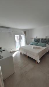 Eos Sea View Apartments