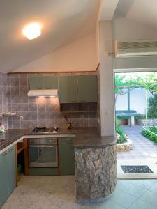 Garden bungalow by the Sea