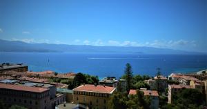 Appartements Grand T2 STANDING AJACCIO Proche centre et plages VUE PANORAMIQUE PARKING PRIVE : photos des chambres