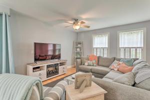 South Kingstown Vacation Rental 2 Mi to Beach!