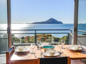 Ocean Shores 12 Waterfront Unit with Sensational Water Views WiFI and Air Conditioning - Nelson Bay