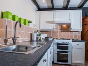 Pass the Keys Ideal Home from Home Cottage sleeps 4