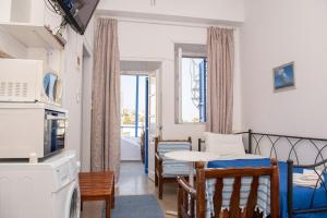 One-Bedroom Apartment room in El Greco Studios