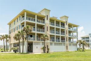 Three-Bedroom Apartment room in Pointe West 301 BFV by Ryson Vacation Rentals