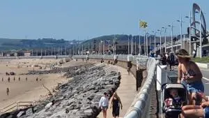 Beach Break Aberavon Holiday Home by the Sea - Port Talbot