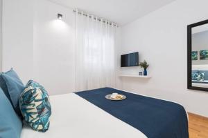 Lodging Apartments Villa de Gracia 2 bedroom cozy apartment