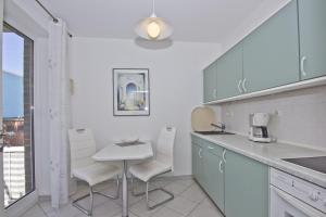 Haus Strandhafer FeWo 25 - strandnah, Balkon