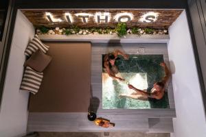 Suite with Hot Tub room in Lithos Luxury Suites