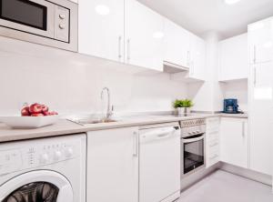 Spacious Temporary Apartment in Madrid Argüelles Close to Moncloa, Chamberí & Gran Vía, Princesa V