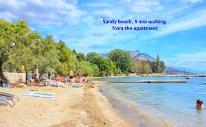 A1 - apt w patio just 3 min walking to the beach