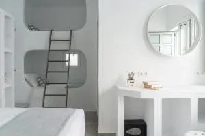 Pelican Paros - Drios