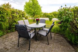 Feriendorf Rugana - Budget Appartement mit 2 Schlafzimmern und Terrasse A70