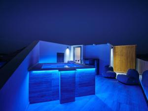 SAVVAS & JOANNA BOUTIQUE