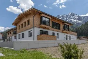 Chalet Vega - Arlberg Holiday Home - Flirsch