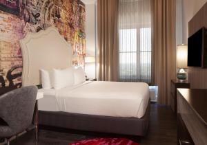 Queen Room - Non-Smoking room in Hotel Indigo Atlanta Midtown an IHG Hotel