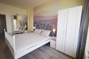 Sea Front Apartment CORAL BEACH