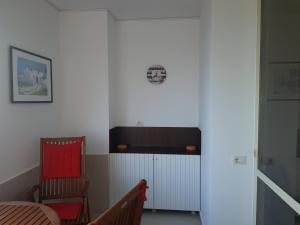 M&I Beach Apartment with Sea View